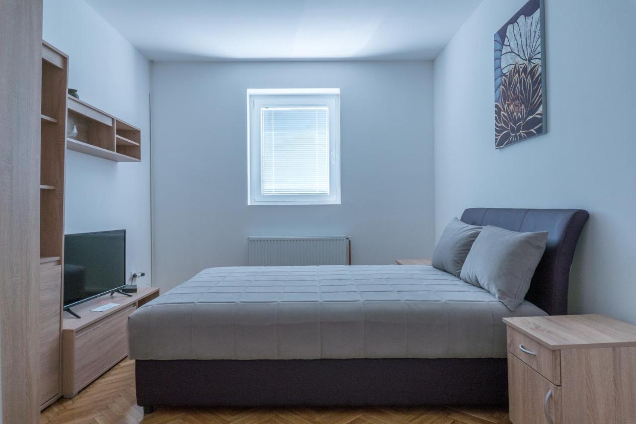 Gerardus Apartmani 브르사츠 외부 사진